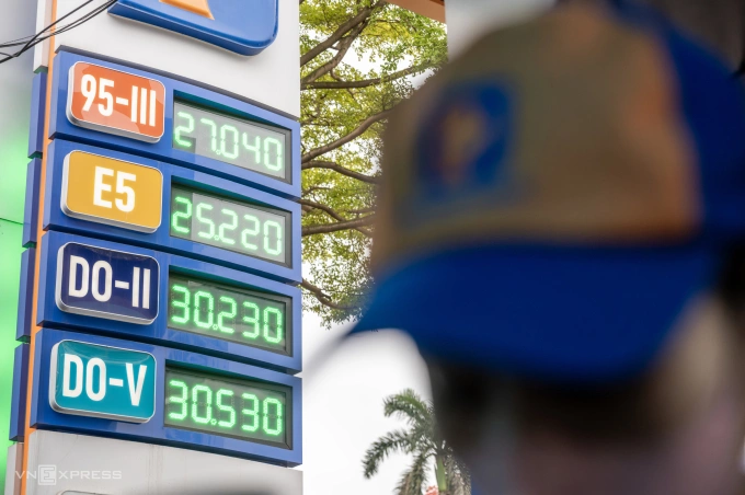 Vì sao Petrolimex lỗ nặng nhất 6 năm?