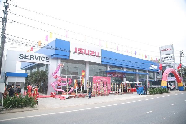 TƯNG BỪNG LỄ KHAI TRƯƠNG ĐẠI LÝ XE THƯƠNG MẠI ISUZU I-TRUCKS TRUNG SƠN TẠI QUẢNG TRỊ