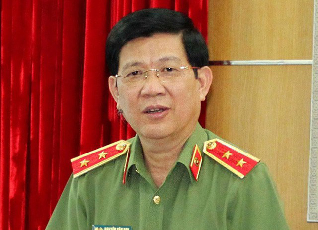 Thứ trưởng Bộ Công an lý giải việc không cho chuyển nhượng biển số xe đẹp