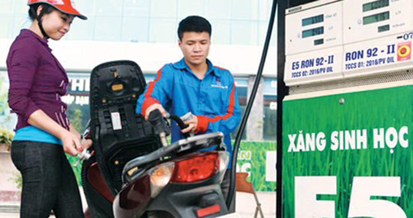 Xăng dầu lại đồng loạt tăng giá, Ron 95 tự do lên sát 21.000 đồng/lítXăng dầu lại đồng loạt tăng giá, Ron 95 tự do lên sát 21.000 đồng/lít
